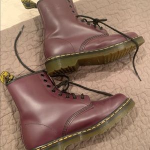 WOMENS DOC MARTENS - SIZE 8 - PURPLE